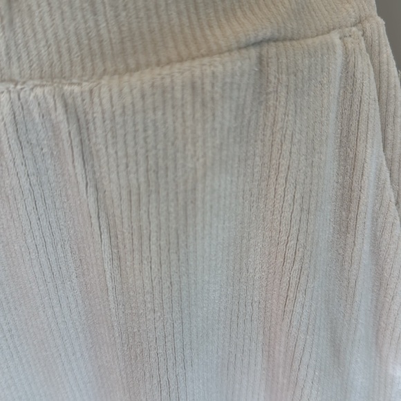 NWT Vuori Haven Pants Ribbed Wideleg Lightweight Soft Suede Women’s Size M Cream - Picture 9 of 15